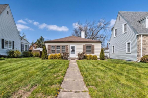 Home with Yard Walk to IMS and Speedway Main St!